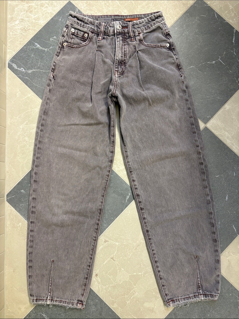 Pilcro Women’s  Washed Gray Pleated Taper Slight Barrel Jeans
